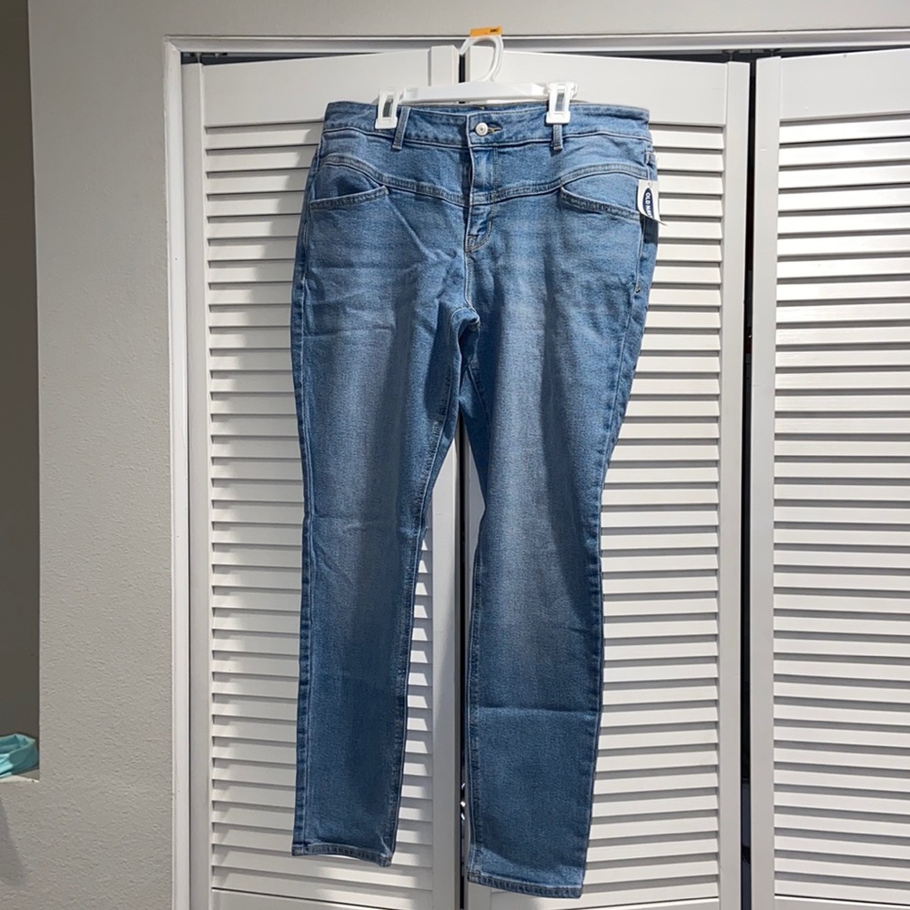 Old Navy Rockstar Super Skinny Mid Rise size 12